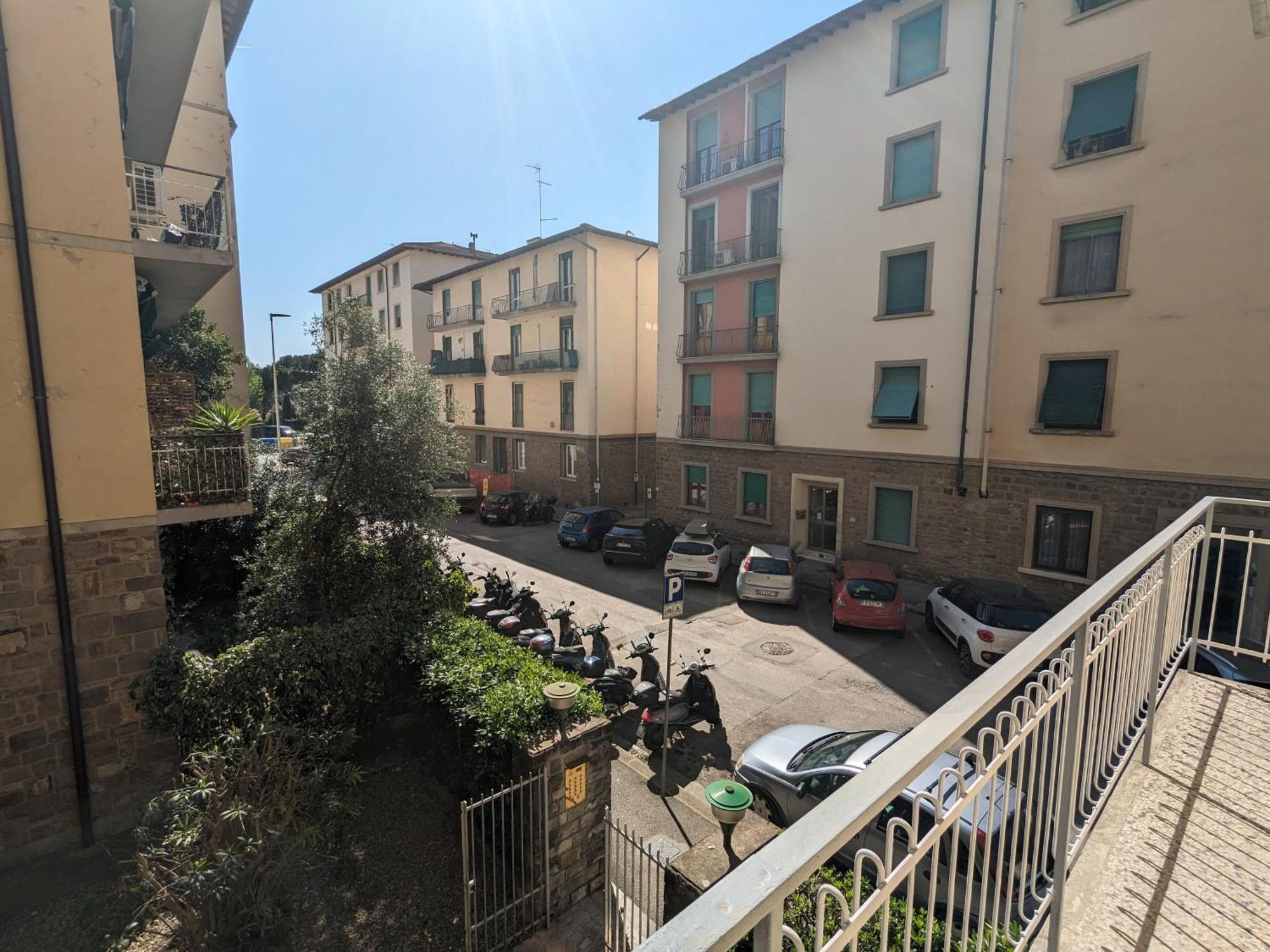 Frullhouse - Sweet Dreams In Florencia
